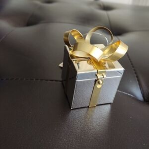 NWT Crate & Barrel Vintage Small Metallic Gift Box Ornament with Gold Bow